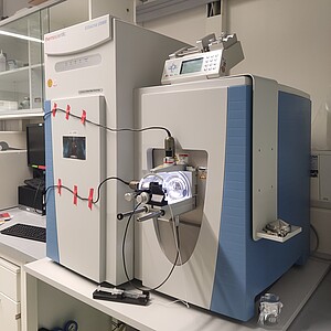 Mass spectrometer QE-UHMR